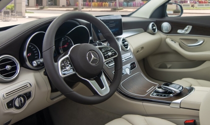 Cần gạt xi nhan Mercedes C200 bị lỗi thì phải xử lý thế nào?